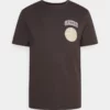 Pier One Uomo GRAPHIC T-SHIRT - T-shirt Basic - Brown 19 Pier One Uomo GRAPHIC T-SHIRT - T-shirt Basic - Brown -Offerta Economica Pier One 39f4cdc618d744838e958810fc8501a3