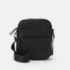 Pier One Uomo Borsa A Tracolla - Black -Offerta Economica Pier One 5579edca60ea48e5b5a5cb499ac27282