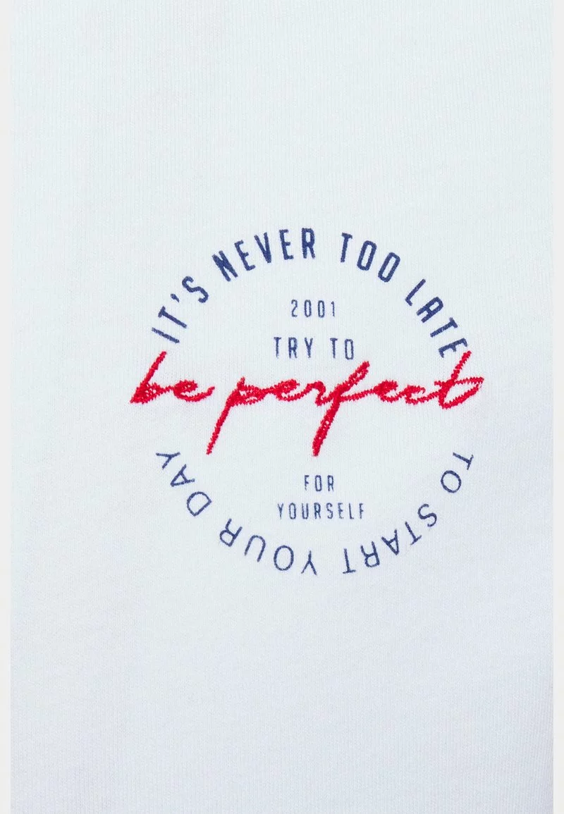 Pier One Uomo NEVER TOO LATE GRAPHIC T-SHIRT - T-shirt Con Stampa - White 11 Pier One Uomo NEVER TOO LATE GRAPHIC T-SHIRT - T-shirt Con Stampa - White - immagine 9