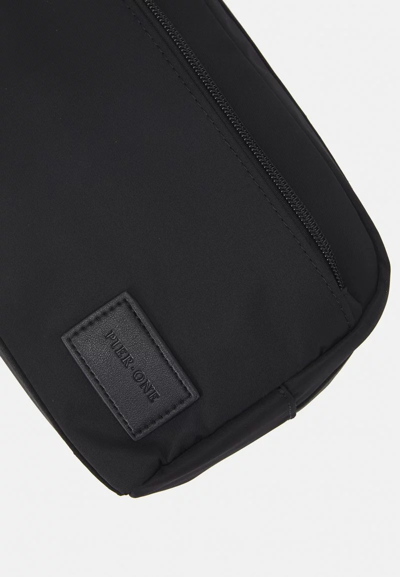 Pier One UNISEX - Trousse - Black 6 Pier One UNISEX - Trousse - Black - immagine 4