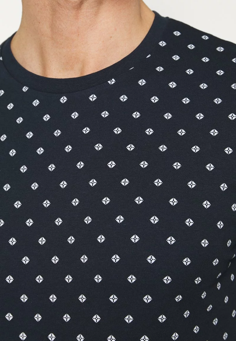 Pier One Uomo 3 PACK - T-shirt Con Stampa - White/dark Blue/red 9 Pier One Uomo 3 PACK - T-shirt Con Stampa - White/dark Blue/red - immagine 7