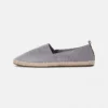 Pier One RENA ESPADRILLE UNISEX - Espadrillas - Light Grey -Offerta Economica Pier One a625ac24e213461a94d5096727f45e98