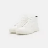 Pier One Uomo Sneakers Alte - White -Offerta Economica Pier One b04aa05e83ba49e69c70e900382da653