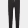 Pier One Uomo 2er PACK - Pantaloni Sportivi - Black/black -Offerta Economica Pier One c5900fbe1a7e4bda9c710c48b5b7cde0
