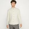 Pier One Uomo COLLAR OXFORD - Camicia - Off-white