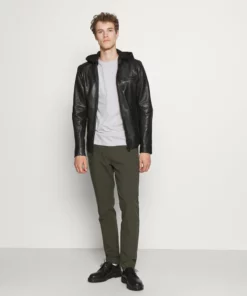 Pier One Uomo 5 PACK - T-shirt Basic - Black/dark Blue