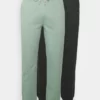 Pier One Uomo 2er PACK - Pantaloni Sportivi - Green/black -Offerta Economica Pier One e9e52a633c1c4d2b95660c1da4b10a89