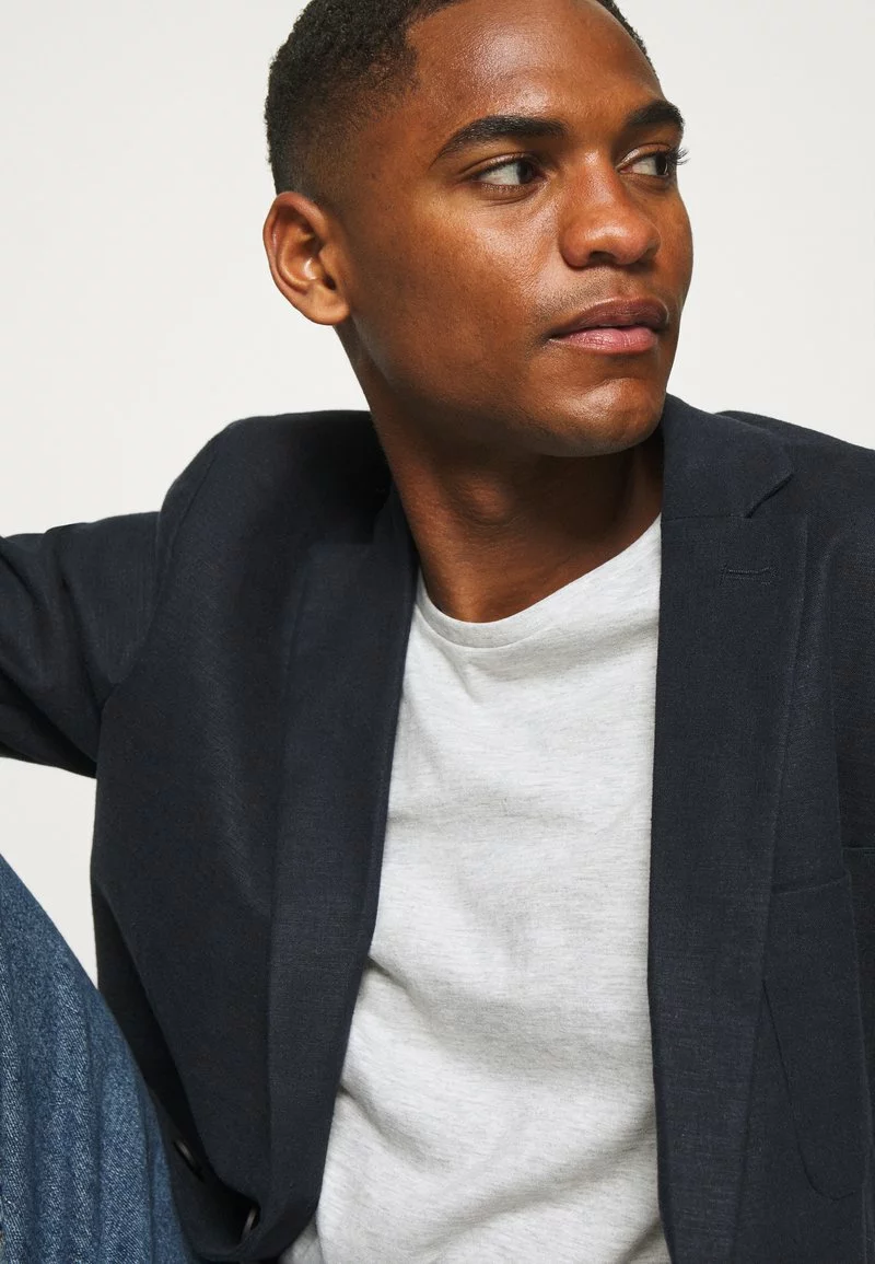 Pier One Uomo 5 PACK - T-shirt Basic - Black/white/light Grey 8 Pier One Uomo 5 PACK - T-shirt Basic - Black/white/light Grey - immagine 6