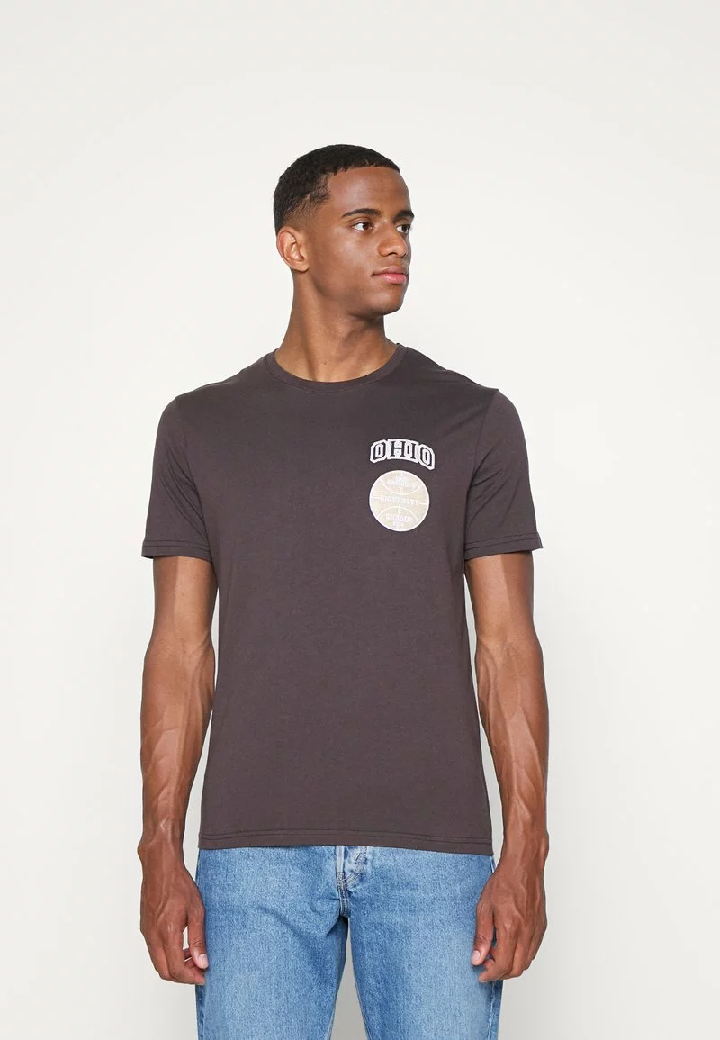 Pier One Unisex GRAPHIC T-SHIRT - T-shirt Basic - Brown 6 Pier One Unisex GRAPHIC T-SHIRT - T-shirt Basic - Brown - immagine 6